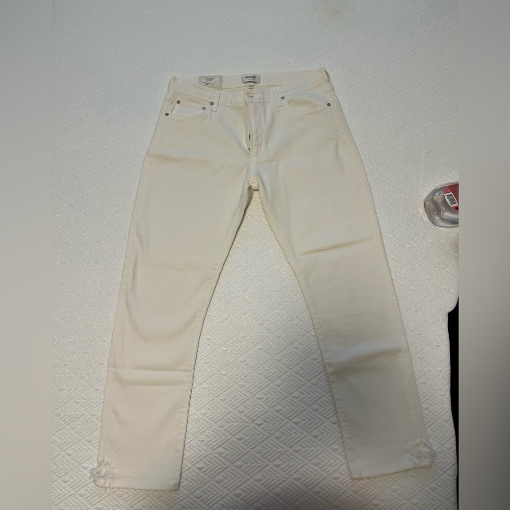 NWT Toni Mid Rise Straight White Jeans. Size 31